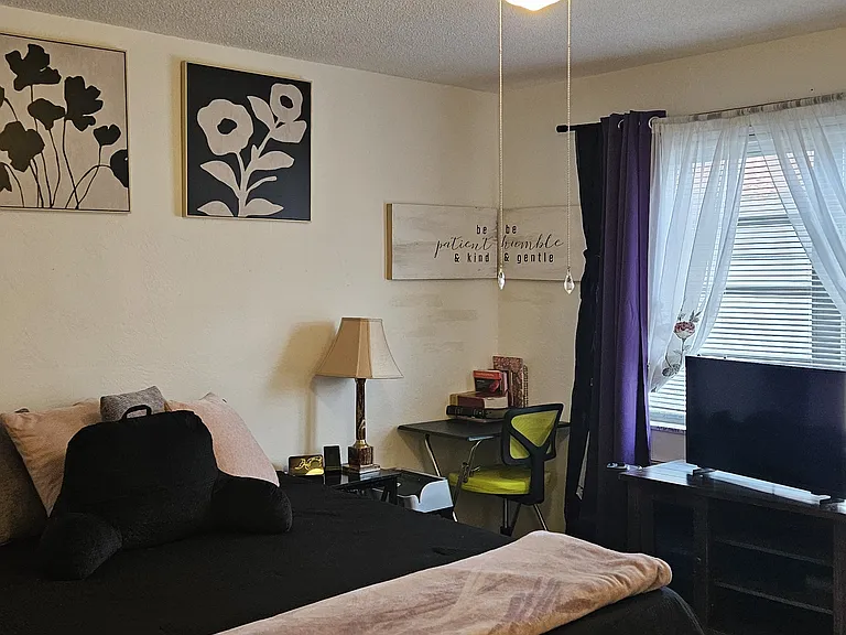 1007 N 19th Ave #18 — Photo 5