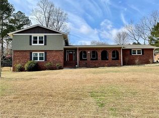 680 North Ave, Winder, GA 30680