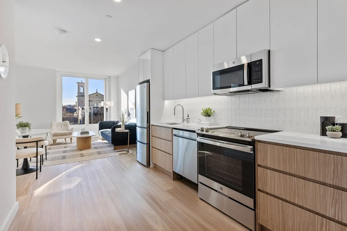 540 Waverly Ave Unit 6D  