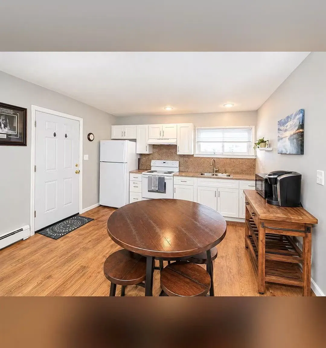 Twin Ln S, Wantagh — Photo 1