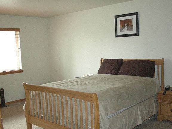 5th image of 4927 N Vista Dr E