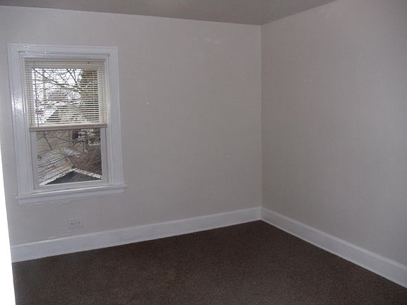 4th image of 4418 Verne Ave