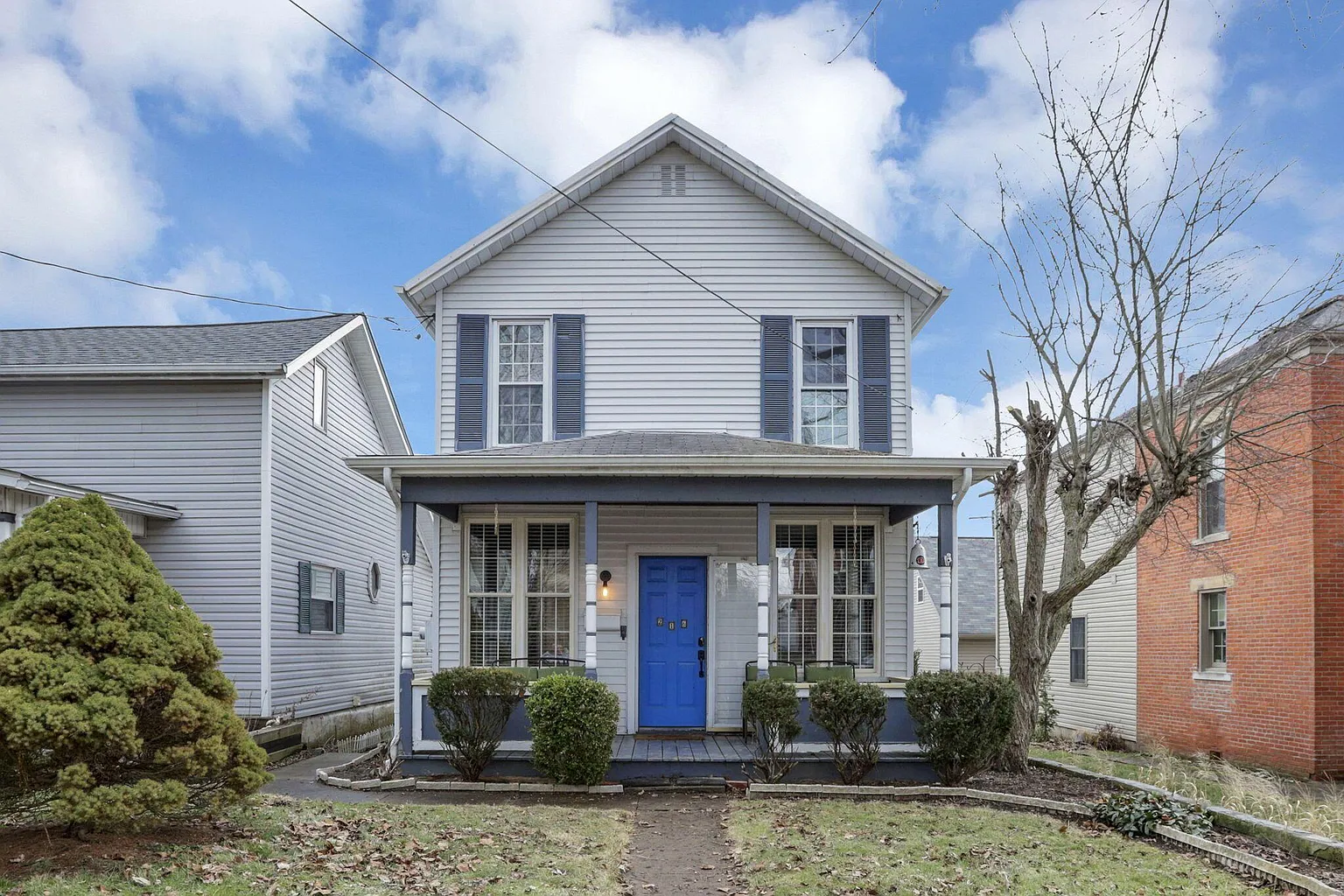216 Front St photo 1