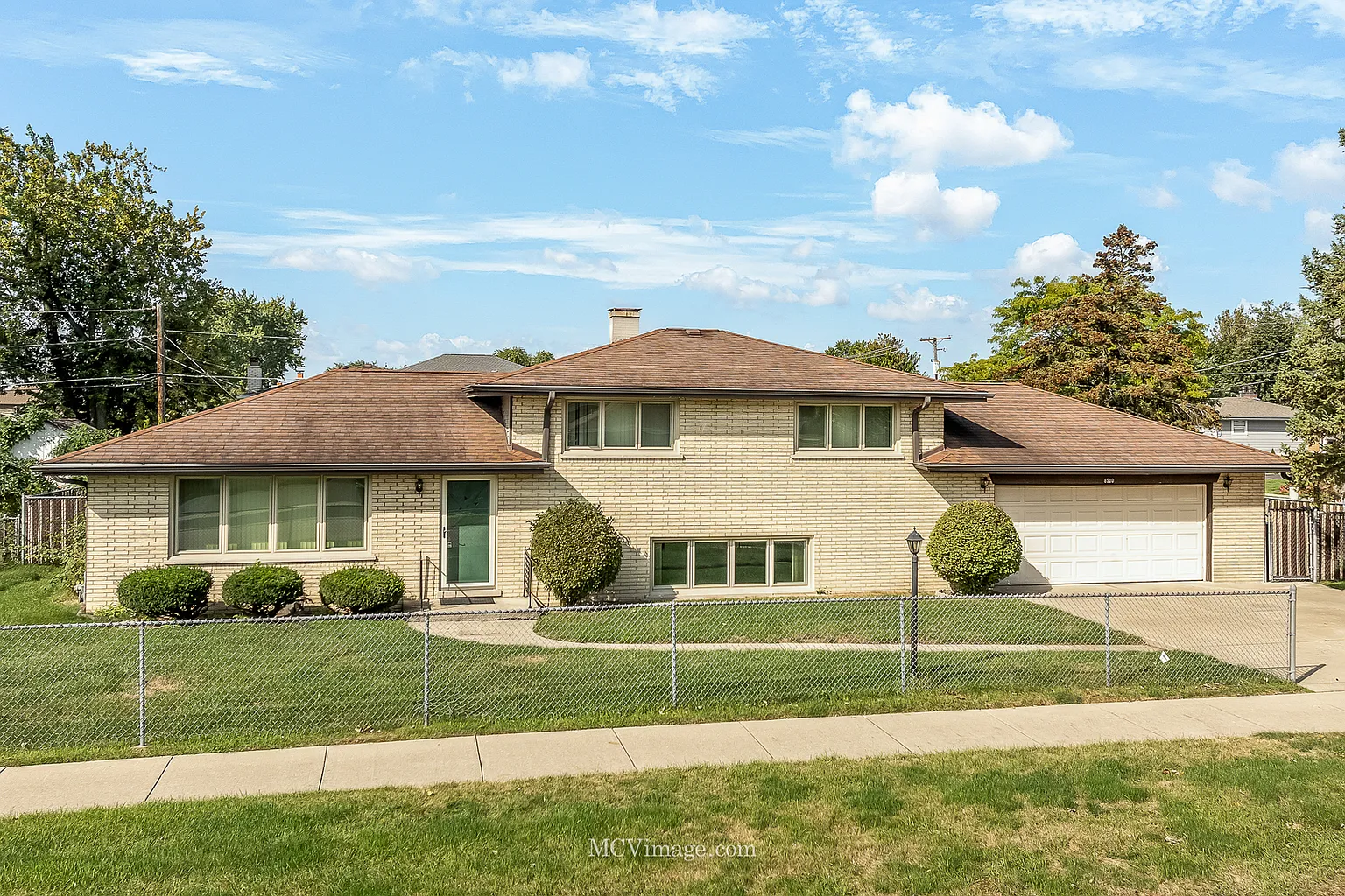 8500 Sayre Ave photo 1