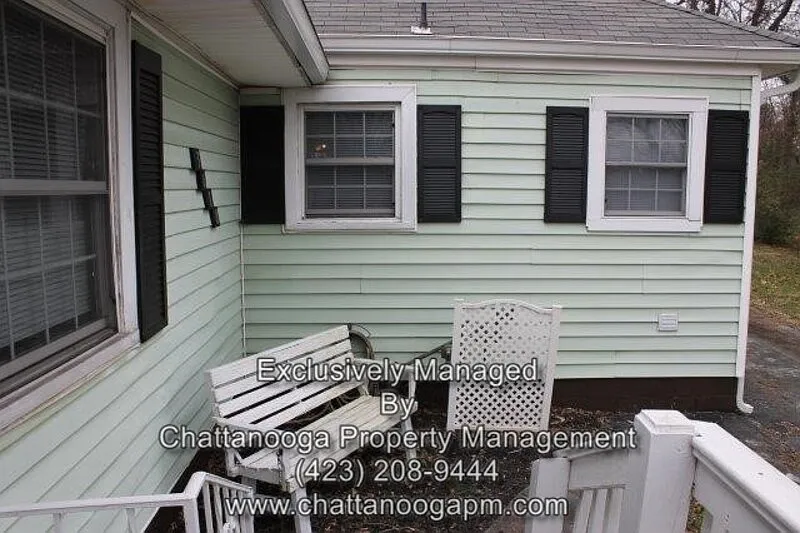 3 bed, 2.0 bath, 1384 sqft, $1,495 — Photo 2