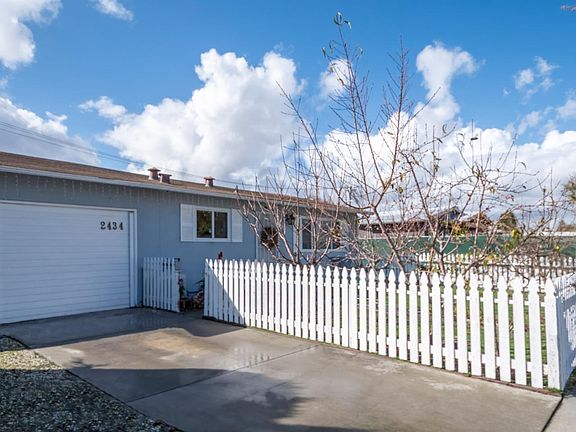 5th image of 2434 Crystal Dr