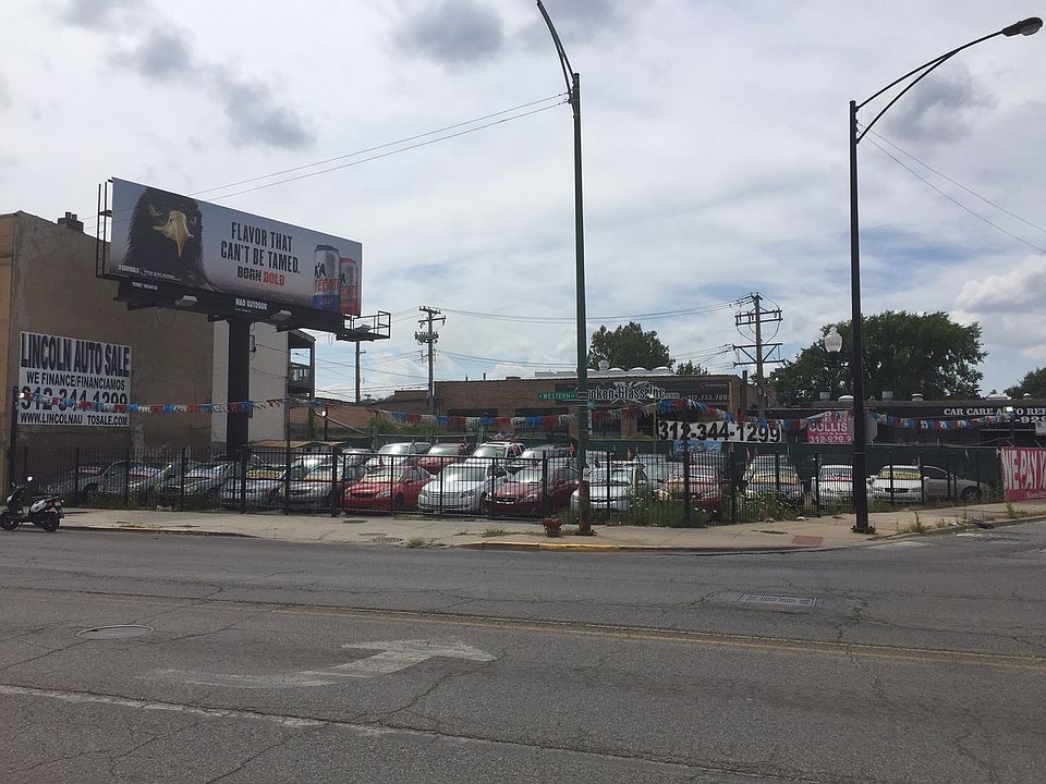 2nd image of 2405 W Grand Ave