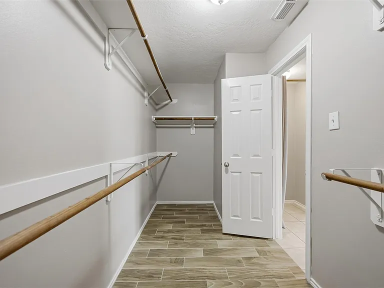 2734 Trinity Glen Ln — Photo 19