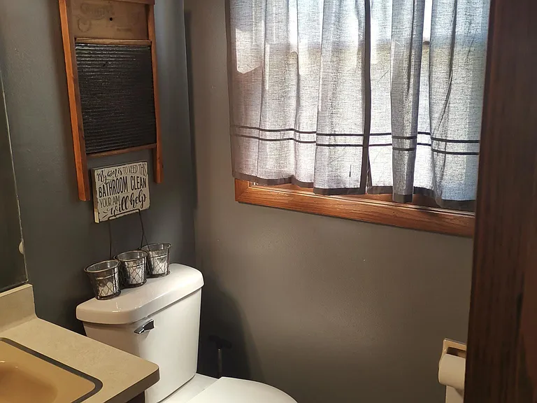 10409 W Grant St — Photo 12