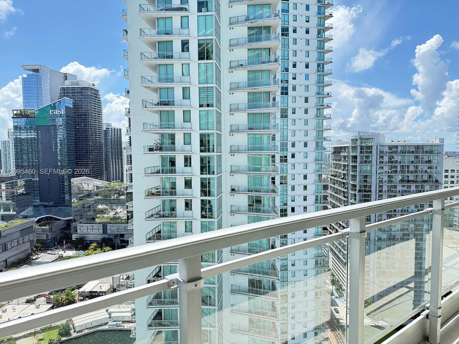 Ivy Condo — Photo 3