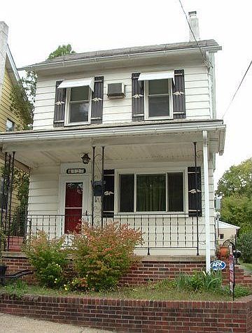2nd image of 127 Spring Garden St
