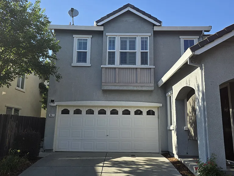 941 Courtyards Loop — Photo 1