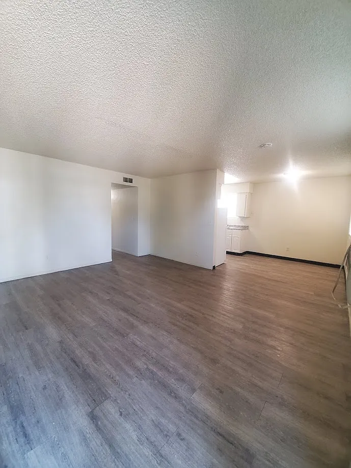 3 bed, 1050 sqft, $1,695 — Photo 1