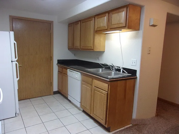 815 9th St #1/2-B — Photo 16