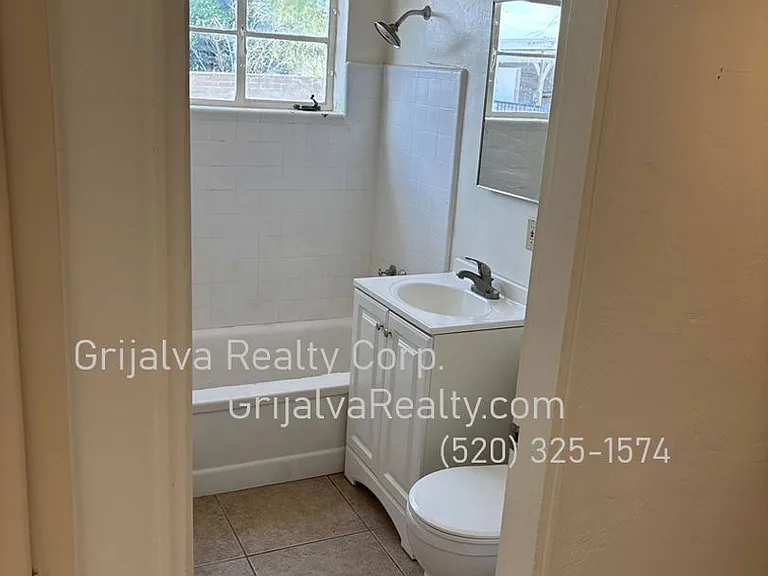 4641 18th — Photo 8