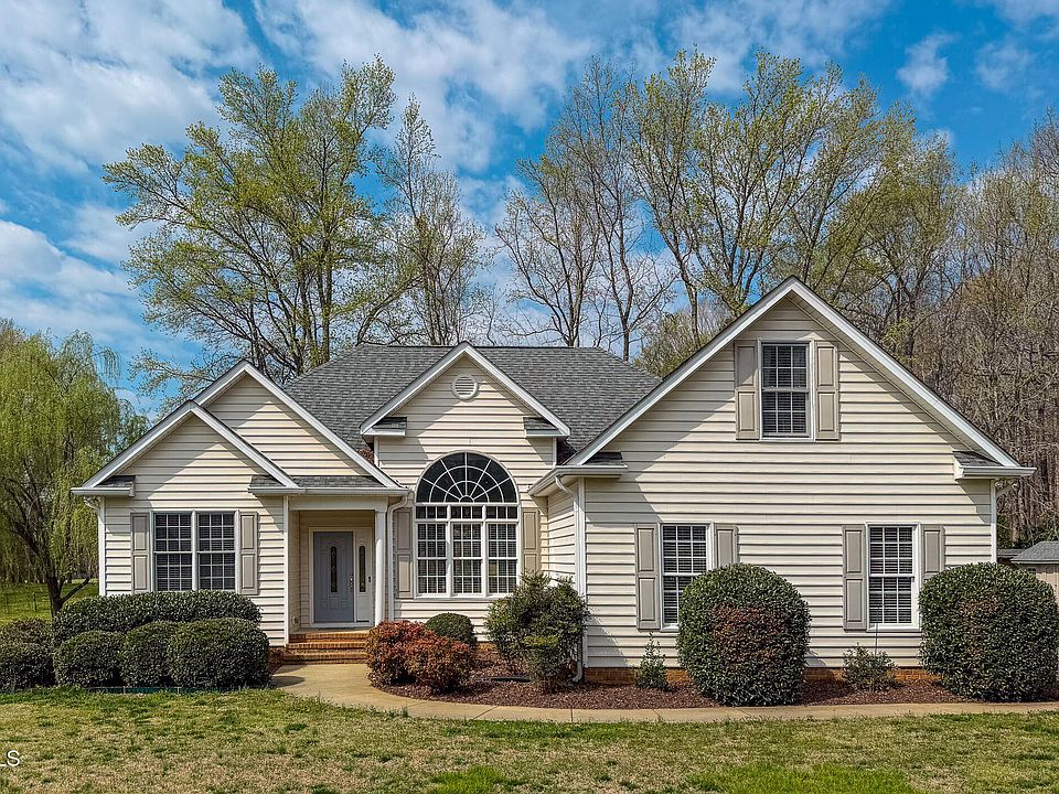 1st image of 353 Fletcher Ridge Rd
