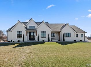 1346 Walnut Ridge Dr, Columbia, IL 62236