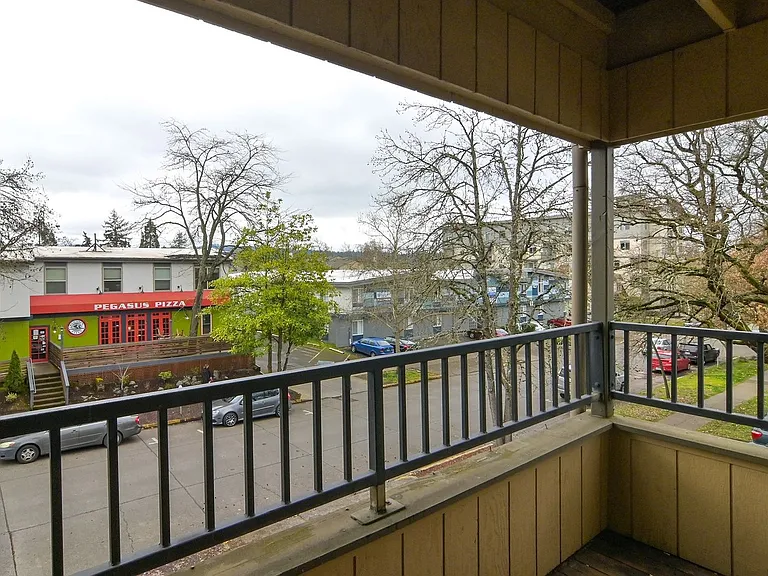 Hess Apartments — Photo 46
