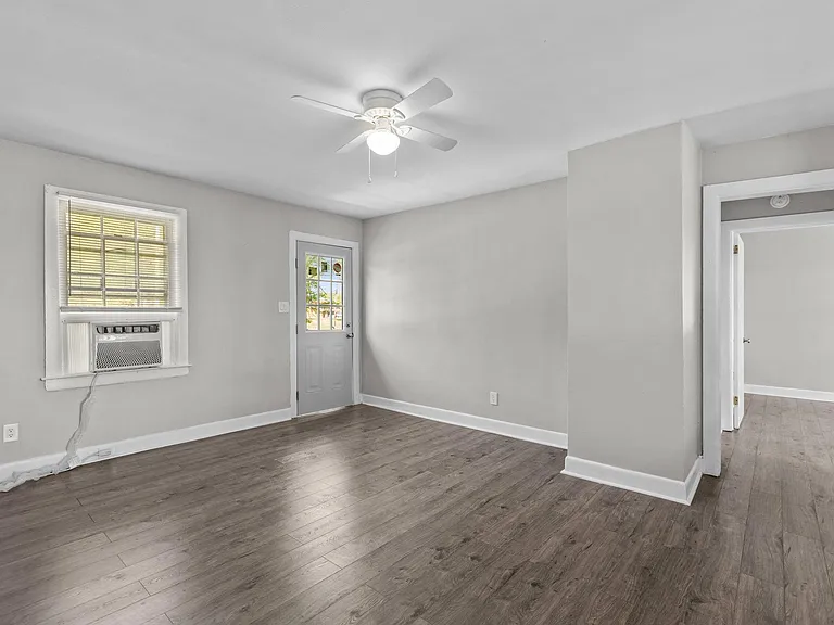 2101 Montclair Ave — Photo 8