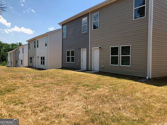 2nd image of 444 Oakwood Dr