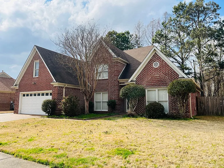8570 Meadow Green Dr — Photo 1