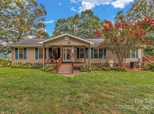 16 Baldwin Farms Rd, Fletcher, NC 28732
