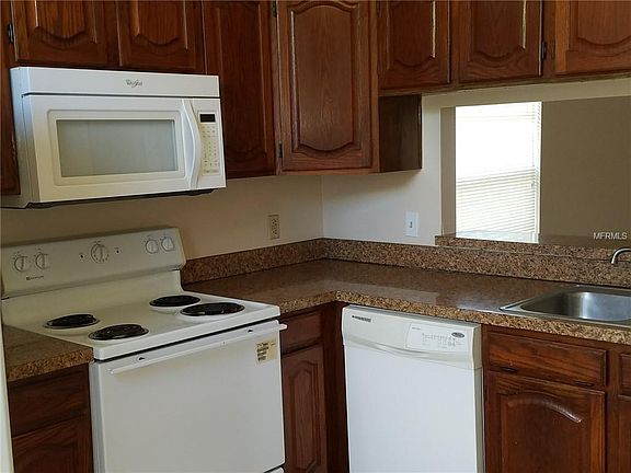 3rd image of 10220 Comfort Cir