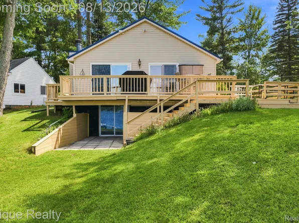 8946 Thomas St, Hale, MI 48739