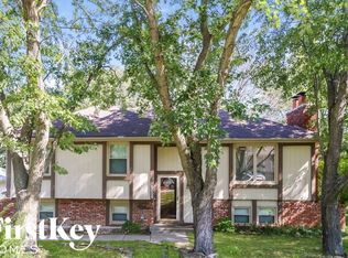 8009 N Euclid Ct, Kansas City, MO 64118