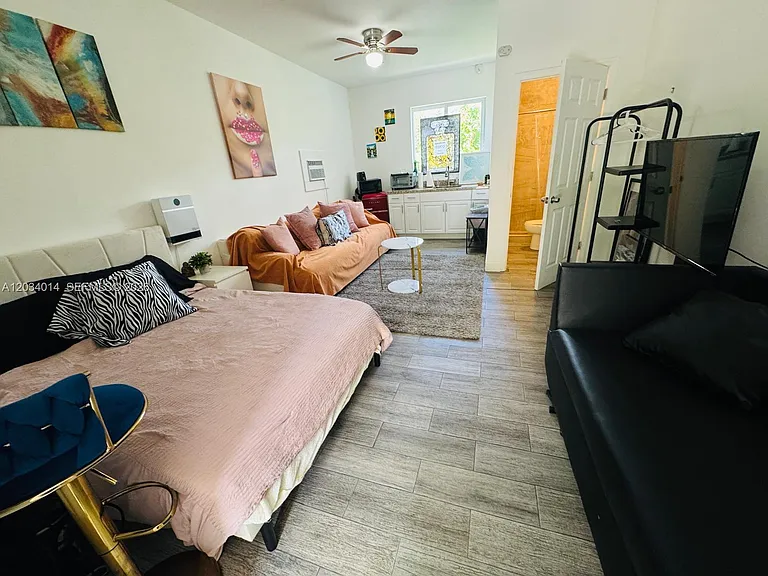 11 NW 47th Ter #1B — Photo 7