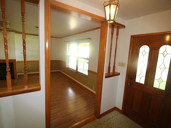 5th image of 1102 W Avenue D
