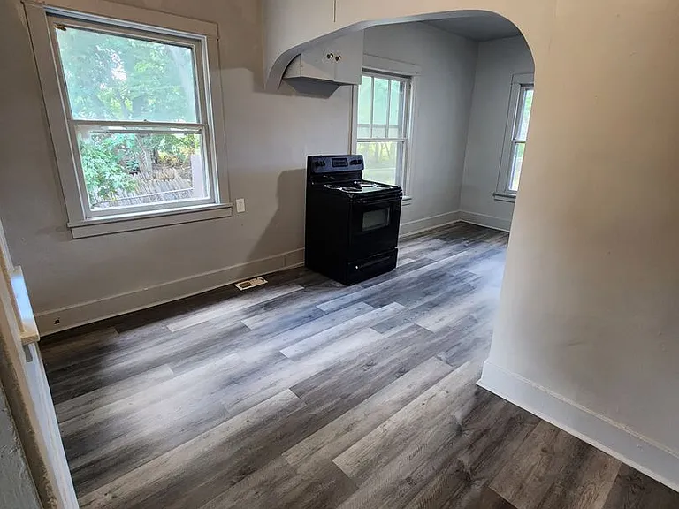 6010 Florence Blvd — Photo 12