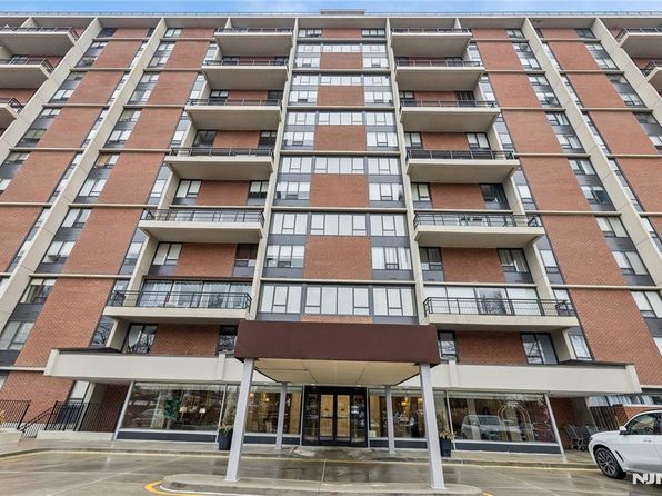3 Horizon Rd #610, Fort Lee, NJ 07024