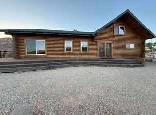 596 S Moenkopi Dr, Leeds, UT 84746
