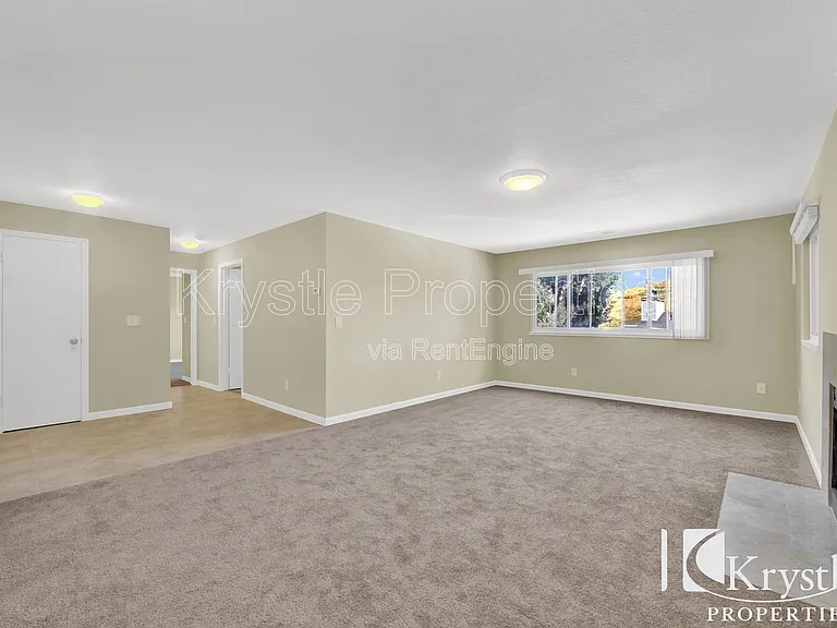 201 Nautical Ct — Photo 2