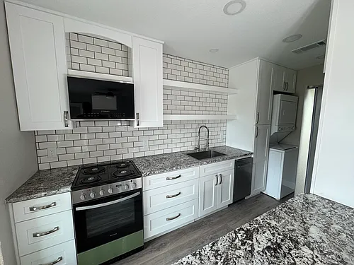 104 E Brown St #B Photo 1