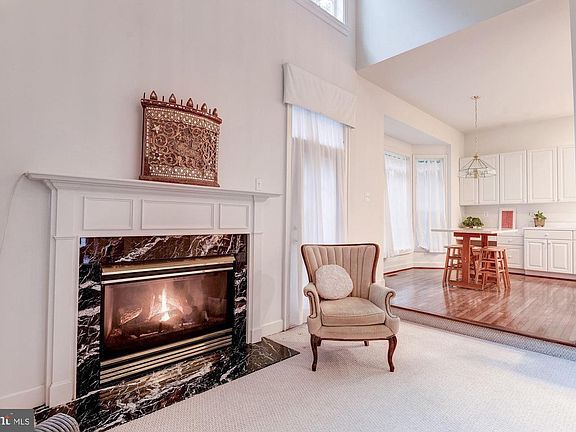 4th image of 404 Summer Garden Way