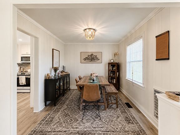 3rd image of 1003 Rolling Fields Cir