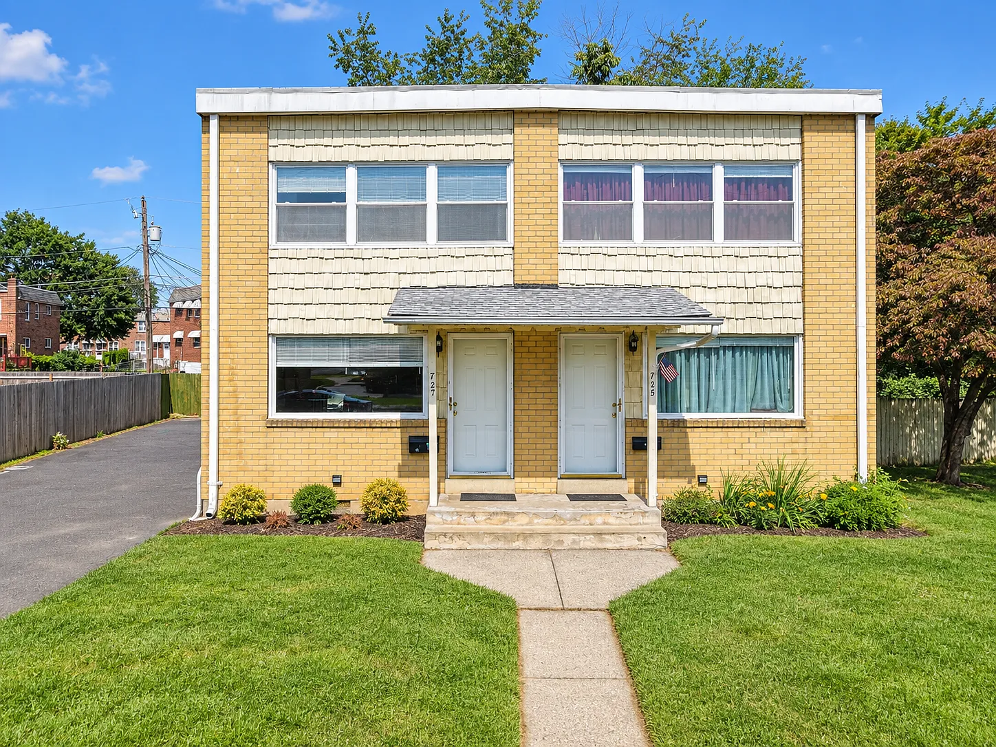 3 bed, 1.5 bath, 1152 sqft, $2,200 — Photo 2