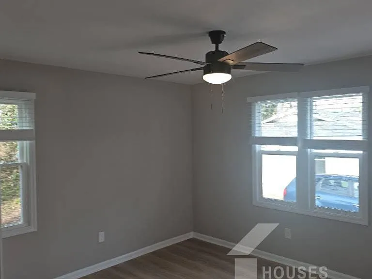 511 Hampton Ave #C101 — Photo 12