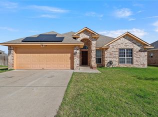 102 Devonshire, Hewitt, TX 76643