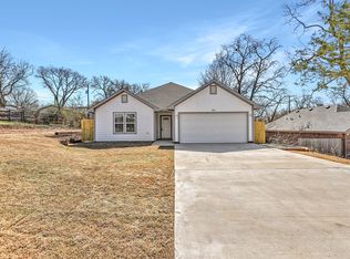 406 E Monterey St, Denison, TX 75021