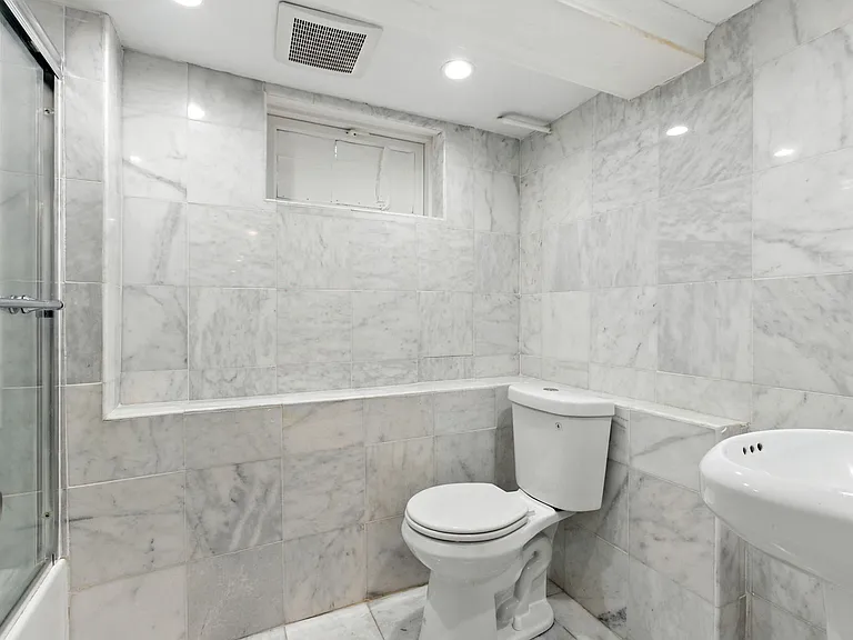545 Broadway #1 — Photo 22