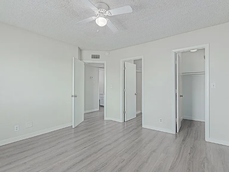 11002 N 15th Ave #4 — Photo 39