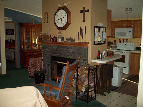2nd image of 156 Thorne Ln