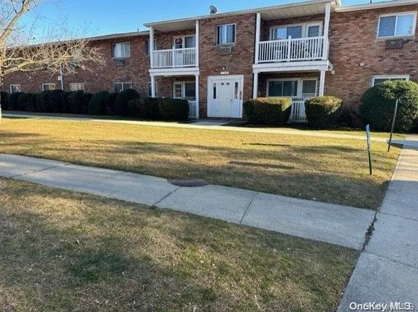 57-1E Adams Road #1E, Central Islip, NY 11722