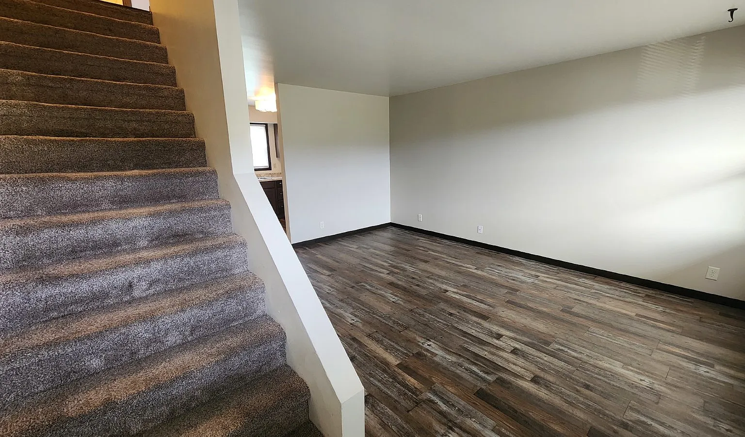 2 bed, 1.0 bath, 1132 sqft, $1,350 — Photo 4