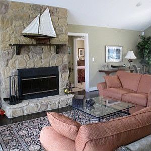 5th image of 385 Mariners Cove Dr