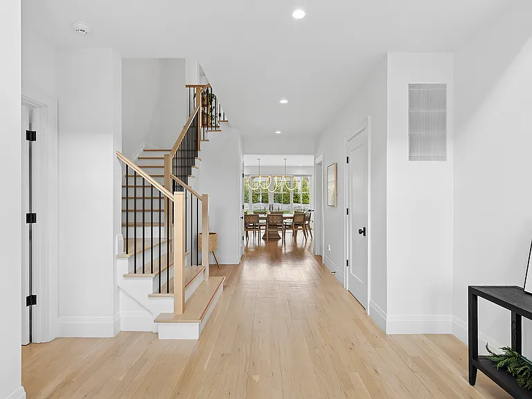 8 Sweetgrass Rd — Photo 2