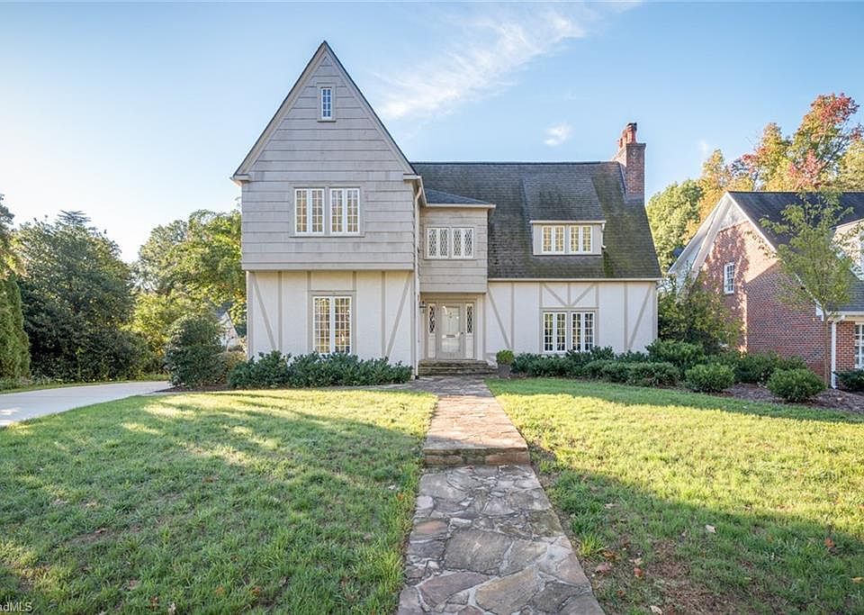 1st image of 601 Chancery Pl